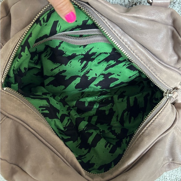 MARC BY MARC JACOBS Classic Q Groovee Satchel - Picture 4 of 16